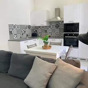 https://charming-central-townhouse-in-by-assetflow-pro.qawrahotelsmalta.org