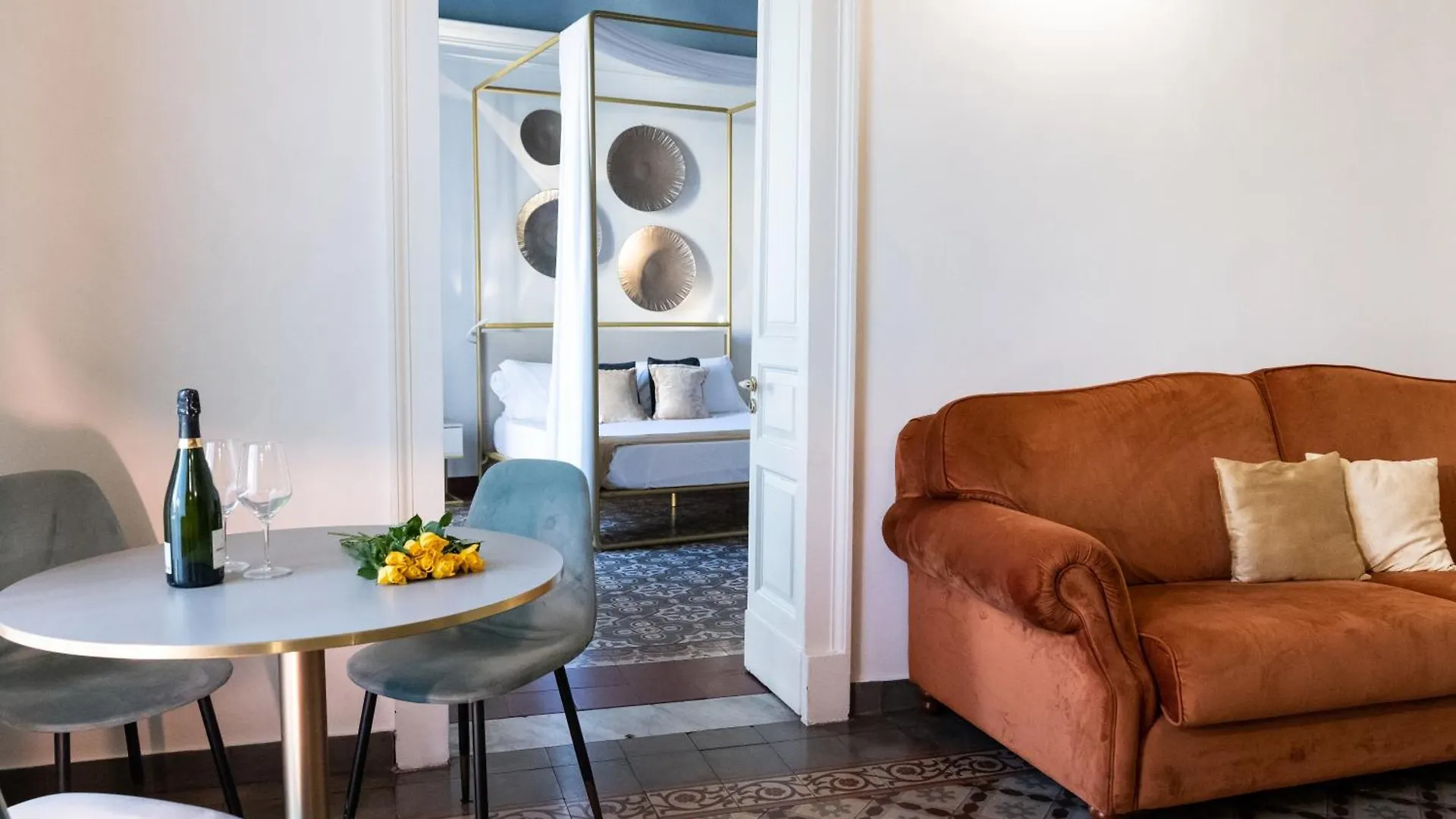 Scene Suites Apartments Aeroporto di Catania Fontana Rossa 0*,  Italia
